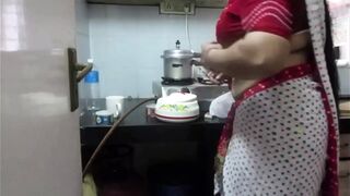 Girlfriend Ki Maa ko Kitchen Me Jabardasti Choda Jab Vo Room Me So Rhi Thi - Fuck Girlfriend Mom In Kitchen - 1 image