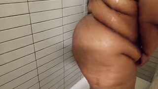 hot ebon big beautiful woman takes a shower - 5 image
