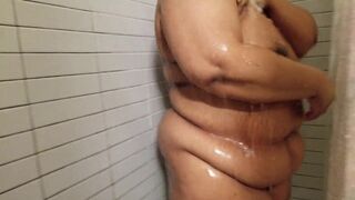 hot ebon big beautiful woman takes a shower - 6 image