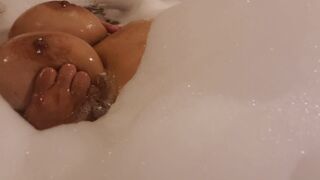 Bubbles and titties... - 6 image