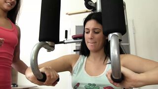 Workout turns into lesbian pussy licking - 1 image