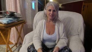 Curvy MILF Rosie: Painted Rose: Live Stream Cam Chat 9-10-21 - 8 image