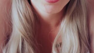 Morning sex with a curvy milf. I am excited by her natural orgasm. 60 fps - 7 image
