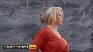Brazzers - Excited Mother I'd Like To Fuck Professor Alura Jenson Can't Resist And Rides Her Student's BBC In The Class - 4 image
