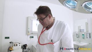 Verbotene Doktorspiele in der Gutshofklinik