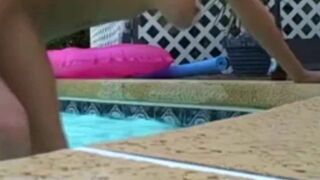 Sexy Fun In The Amateur Pool!