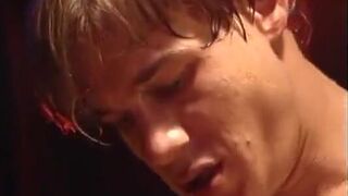 Guy fucks mature brunette's twat - 15 image