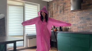 TRYING ON CLOTHES . SEXUAL MILF.