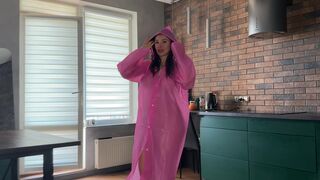 TRYING ON CLOTHES . SEXUAL MILF.