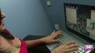 Vanessa Naughty and Will Powers go wild in a wild fuck on the net - 4 image