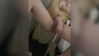 Arabian Snowwhite's hot cosplay makes her shower with pleasure by water pressure