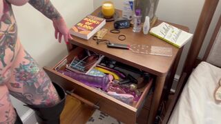Watch Carrie Capri's juicy pussy bounce while she pleasures herself with a massive dildo - 5 image