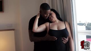 Jade Sugarmilf bounces her big tits while Dante Diggz pounds her and squirts all over her pretty pussy - 2 image