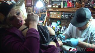Shyla Stylez gets tattooed while playing with her tits - 7 image