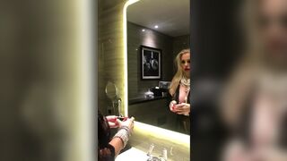 ESCORT GIVES INTENSE BLOWJOB WITH RED LIPSTICK (ADD MЕ ОN SNAP: teensluxts)